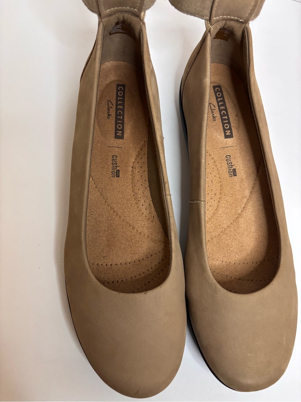 Clarks Medora Nina Tan Nubuck Comfy Ankle Strap Mary Jane Flats Women's Size 10